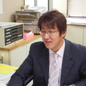 狭小住宅 二世帯住宅 注文住宅の中鉢建設 専務の中鉢です